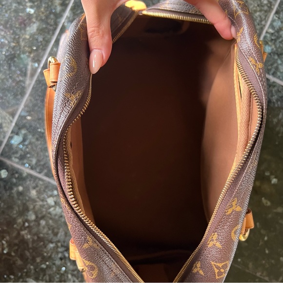 LOUIS VUITTON - Picture 6 of 6